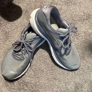 Brooks Ghost Tennis Shoes